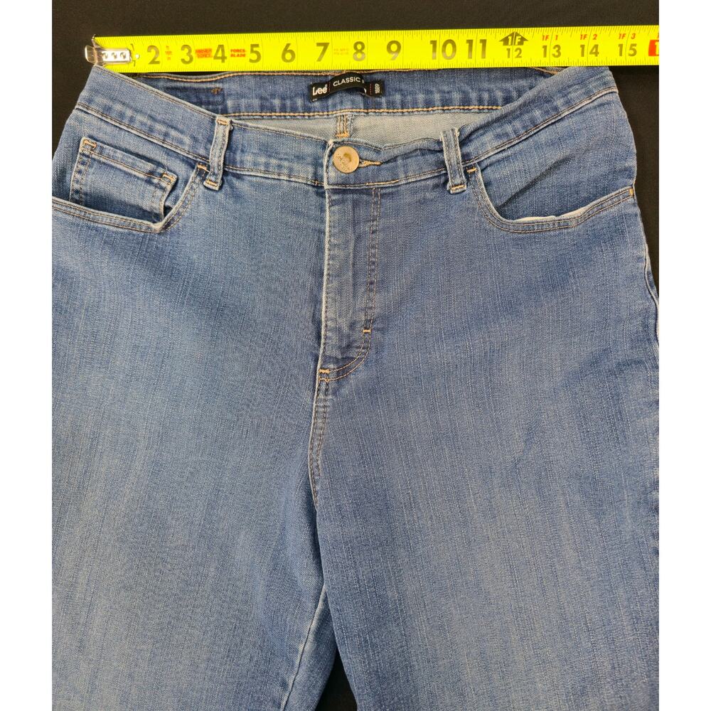 Lee Classic Fit Women's Blue Straight Leg Jeans Size 18 Medium Wash Stretch - Picture 3 of 10